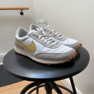 Women’s Nike Daybreak Sneakers